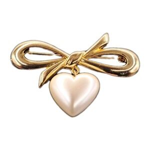 VINTAGE  Crown Trifari Brooch/Pin Gold-tone w/ faux Pearl  Dangling Heart